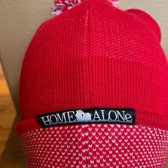Home Alone Merry Christmas Ya Filthy Animal Adult Knit Pom Hat - Picture 3 of 11